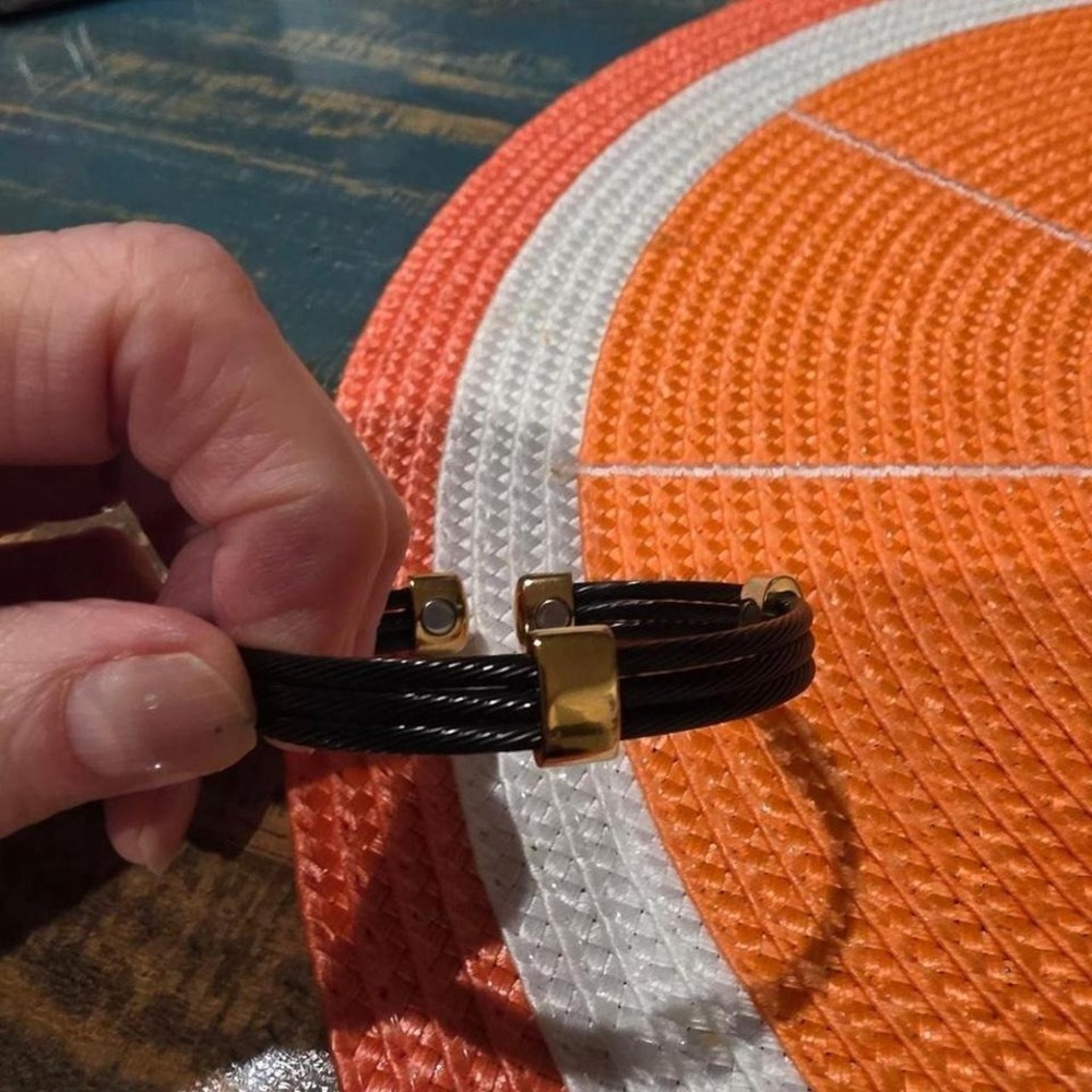Magnetic Bracelet - Picture 3 of 6